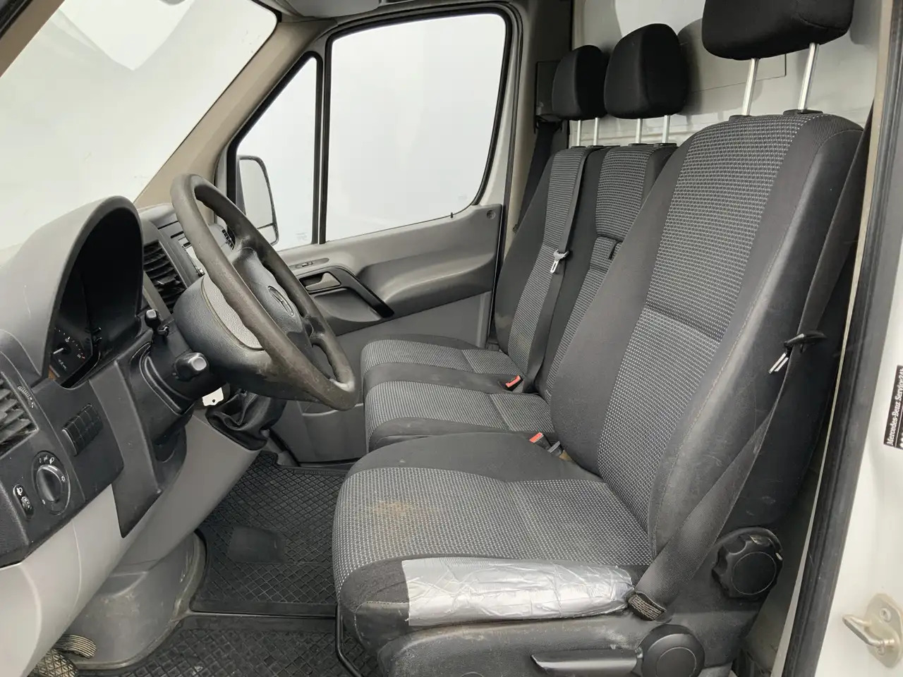Mercedes-Benz Sprinter 513 2.2 CDI 432 Meubelbak & Deuren 3 Zits Cruise T - Dostavno vozilo z zabojnikom: slika 4 Mercedes-Benz Sprinter 513 2.2 CDI 432 Meubelbak & Deuren 3 Zits Cruise T - Dostavno vozilo z zabojnikom: slika 4