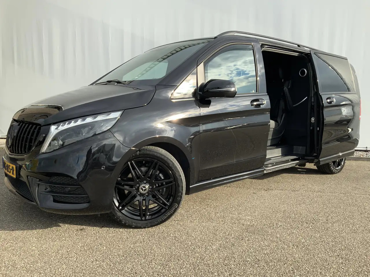 Mercedes-Benz V 300 300d Extra Lang Dub Cab Autom. Avantgarde Edition - Dostavno vozilo z dvojno kabino: slika 2 Mercedes-Benz V 300 300d Extra Lang Dub Cab Autom. Avantgarde Edition - Dostavno vozilo z dvojno kabino: slika 2