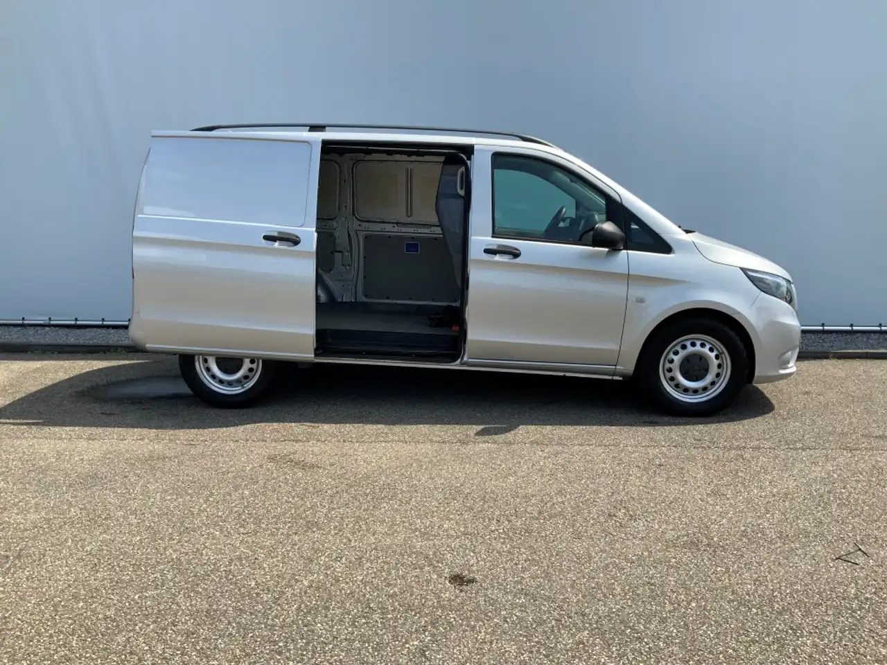 Mercedes-Benz Vito 114 CDI 4X4 Automaat Airco Cruise Trekhaak 2500 kg - Furgon: slika 5 Mercedes-Benz Vito 114 CDI 4X4 Automaat Airco Cruise Trekhaak 2500 kg - Furgon: slika 5