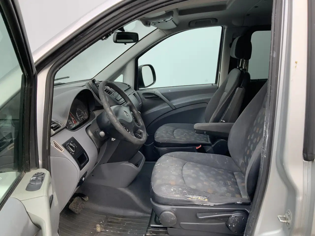 Mercedes-Benz Vito 120 CDI 3.0 V6 Dubb.Cab Autom. 5 Zits Airco Alu Ve - Dostavno vozilo z dvojno kabino: slika 3 Mercedes-Benz Vito 120 CDI 3.0 V6 Dubb.Cab Autom. 5 Zits Airco Alu Ve - Dostavno vozilo z dvojno kabino: slika 3