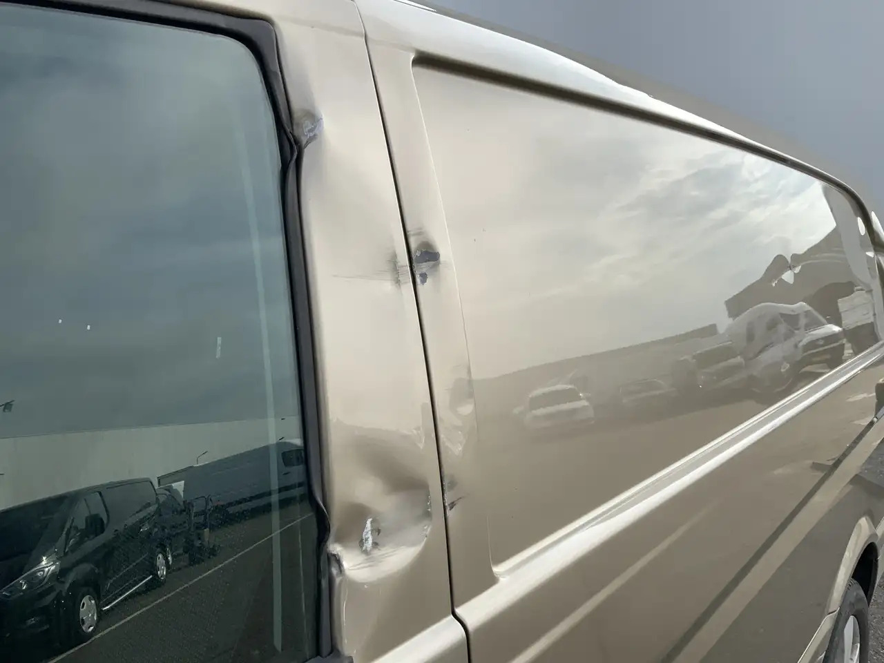 Mercedes-Benz Vito 122 CDI 320 Lang DC Luxe Automaat Alu Velg Side Ba - Furgon: slika 2 Mercedes-Benz Vito 122 CDI 320 Lang DC Luxe Automaat Alu Velg Side Ba - Furgon: slika 2