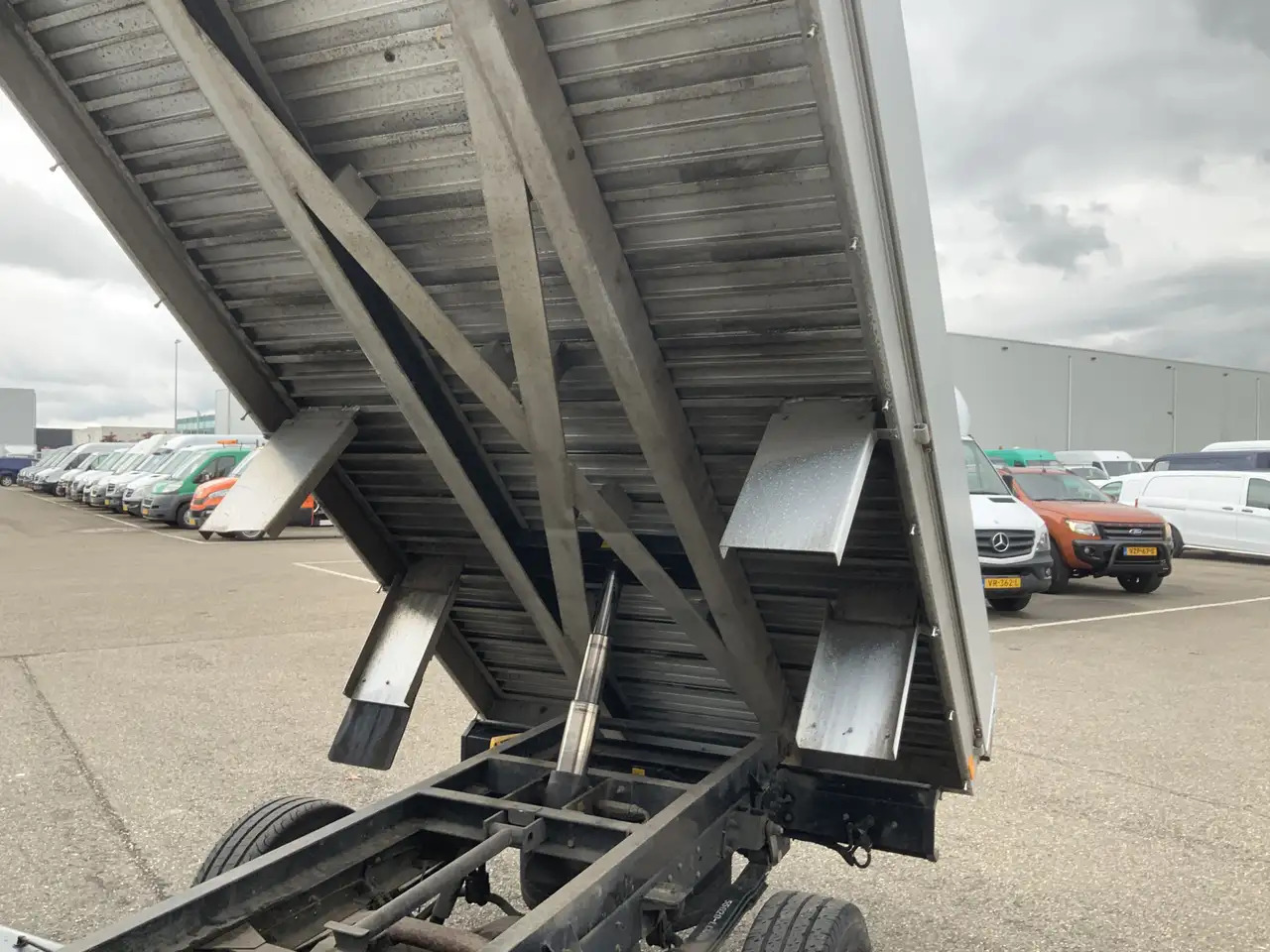 Nissan NT400 32.12 2.5 dCi 250 Kipper Trekhaak 2000 kg 3 - Dostavno vozilo prekucnik: slika 5 Nissan NT400 32.12 2.5 dCi 250 Kipper Trekhaak 2000 kg 3 - Dostavno vozilo prekucnik: slika 5