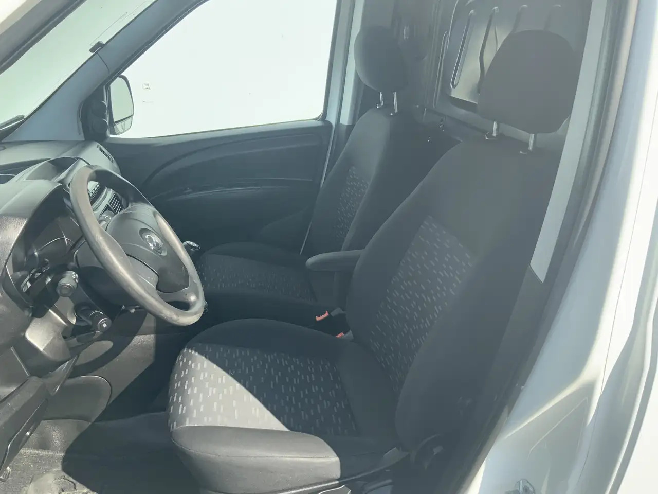 Opel Combo 1.3 CDTi L1H1 EXPORT ecoFLEX Edition Airco Trekhaa - Mali kombi: slika 4 Opel Combo 1.3 CDTi L1H1 EXPORT ecoFLEX Edition Airco Trekhaa - Mali kombi: slika 4