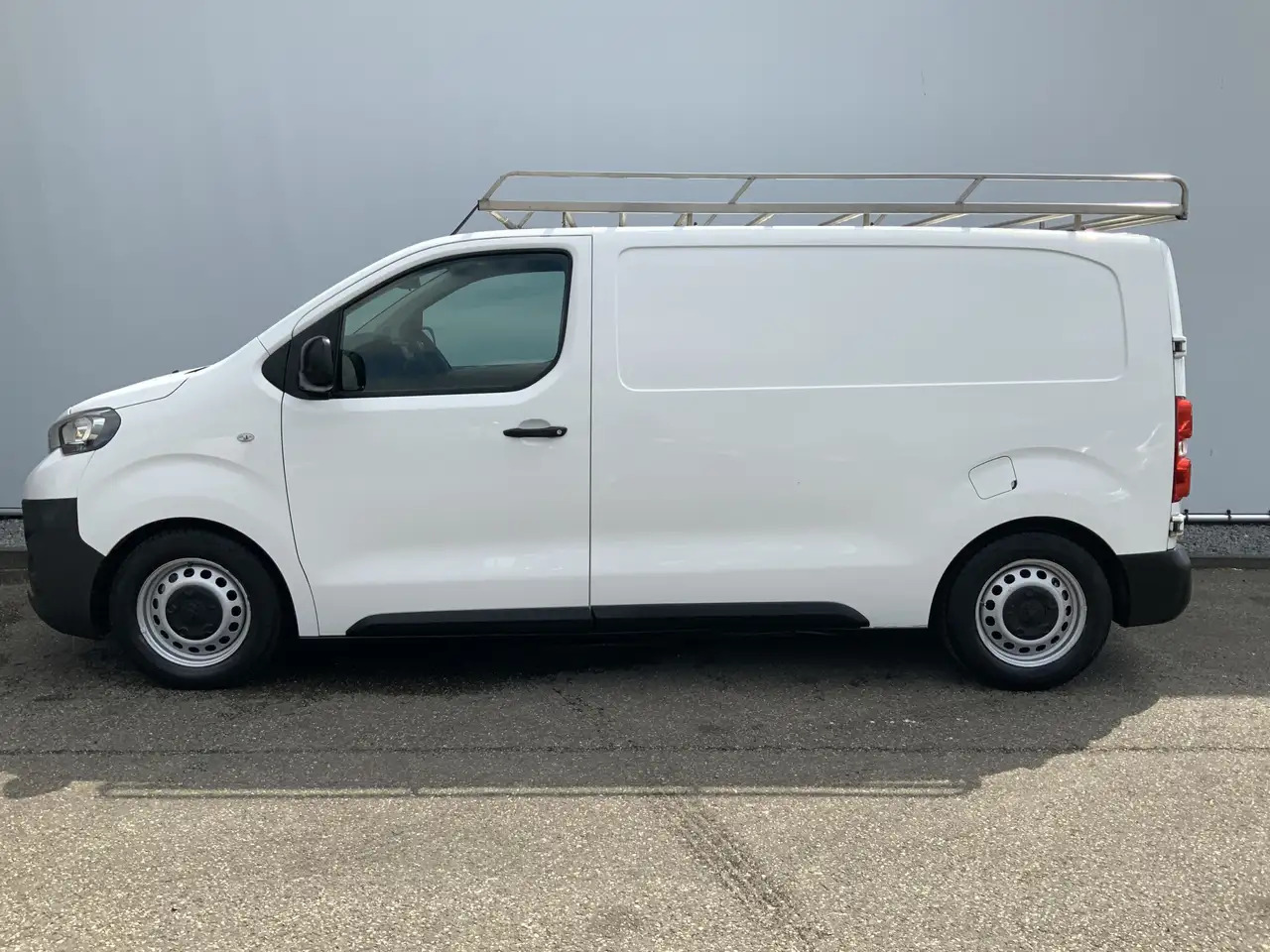 Peugeot Expert glazenwasser 226S 1.6 BlueHDI 115 Inbouw 530 liter - Furgon: slika 5 Peugeot Expert glazenwasser 226S 1.6 BlueHDI 115 Inbouw 530 liter - Furgon: slika 5