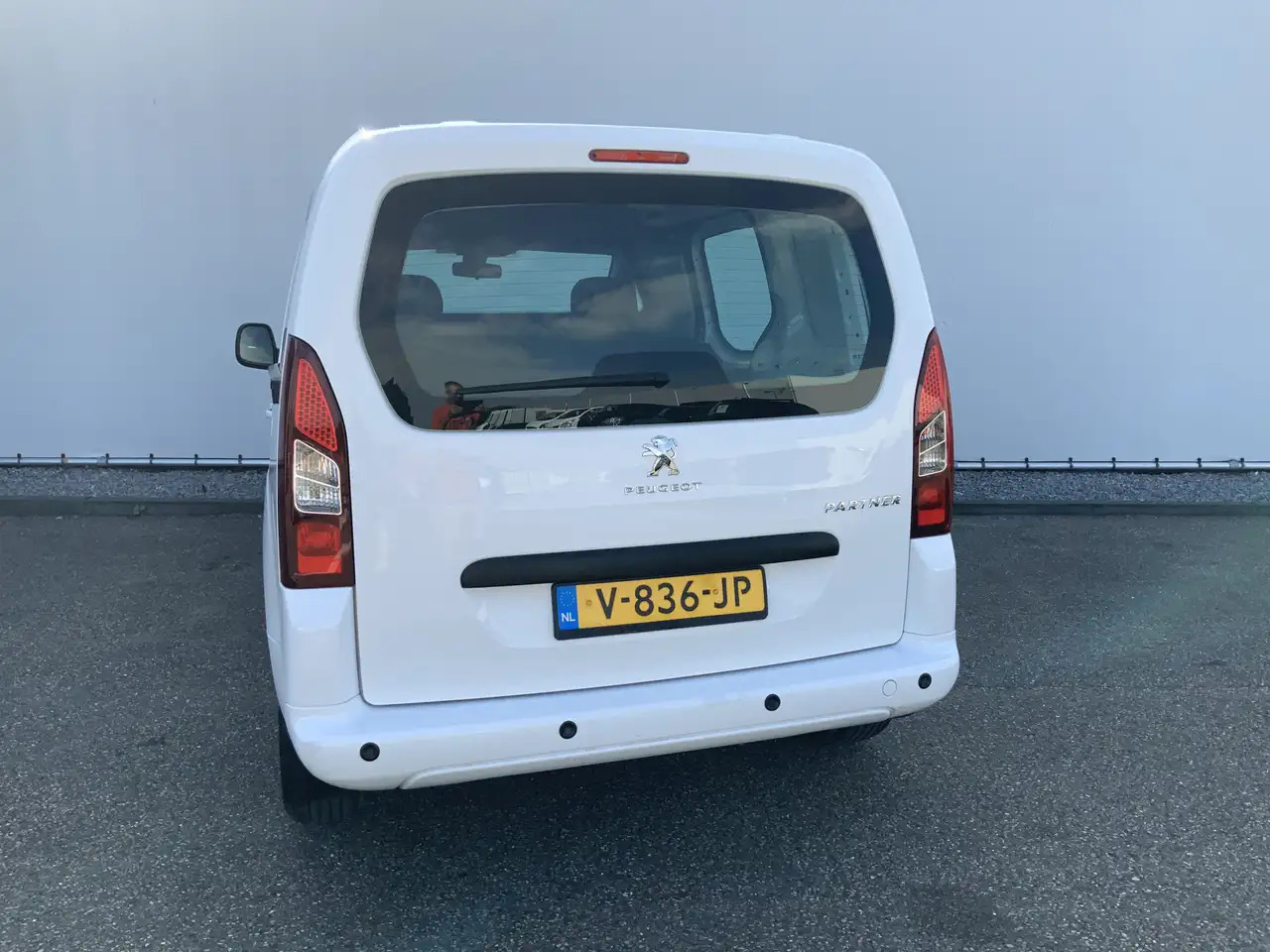 Peugeot Partner 122 1.6 BlueHDi Autom.100 L1 Premium S&S EXPORT!! - Mali kombi: slika 2 Peugeot Partner 122 1.6 BlueHDi Autom.100 L1 Premium S&S EXPORT!! - Mali kombi: slika 2