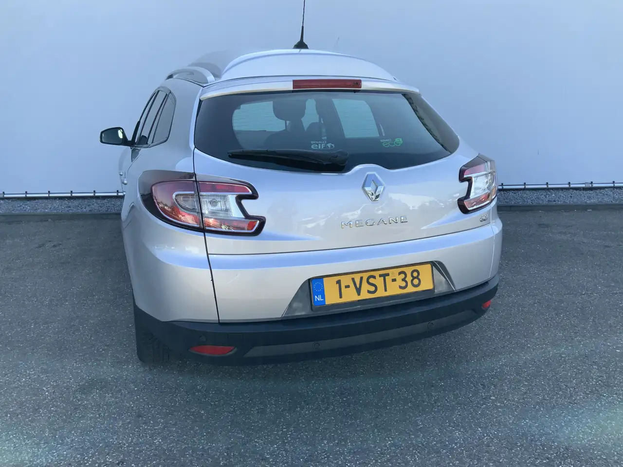 Renault Megane 1.5 dCi Expression Airco Navi Grijs Kenteken Euro - Avtomobil: slika 2 Renault Megane 1.5 dCi Expression Airco Navi Grijs Kenteken Euro - Avtomobil: slika 2