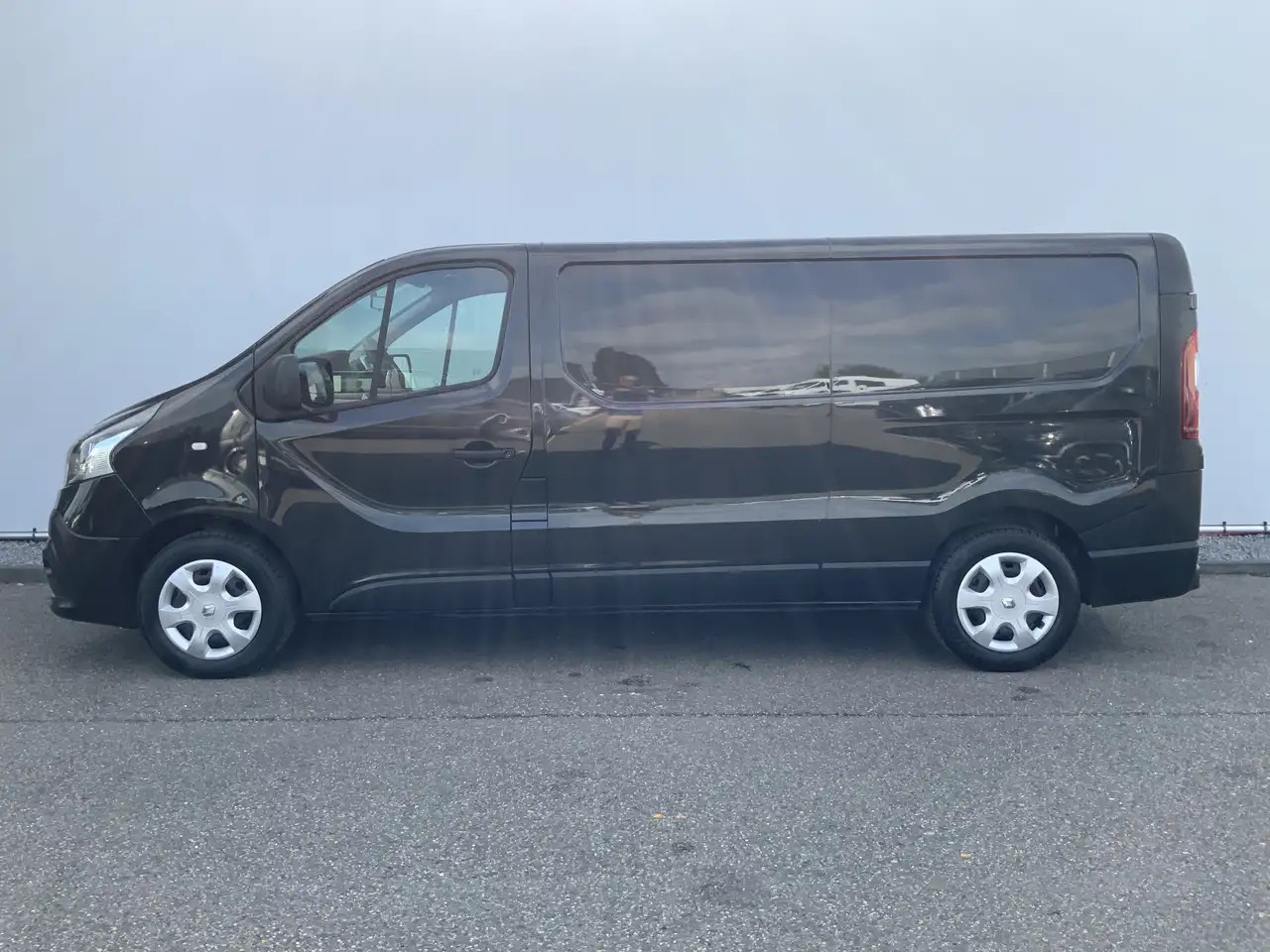 Renault Trafic 1.6 dCi T29 L2H1 Airco Cruise 3 Zits Navi Trekhaak - Furgon: slika 3 Renault Trafic 1.6 dCi T29 L2H1 Airco Cruise 3 Zits Navi Trekhaak - Furgon: slika 3