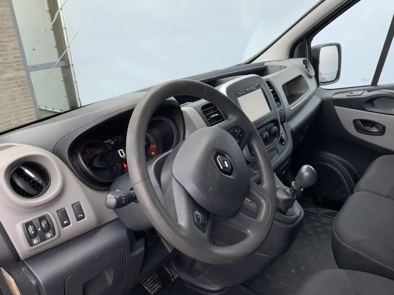 Renault Trafic 1.6 dCi T29 L2H1 Airco Cruise Trerkhaak 2000kg 3 Z - Furgon: slika 5 Renault Trafic 1.6 dCi T29 L2H1 Airco Cruise Trerkhaak 2000kg 3 Z - Furgon: slika 5
