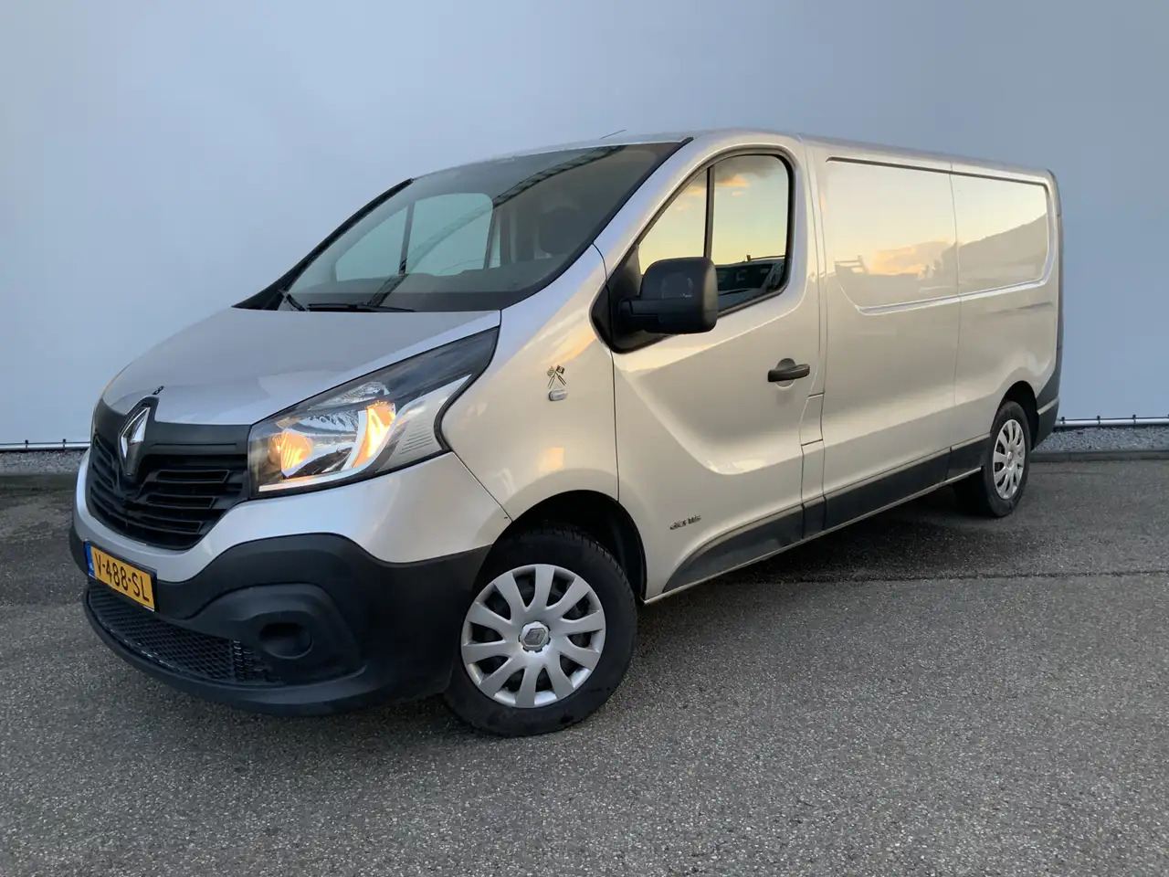 Renault Trafic 1.6 dCi T29 L2H1 Comfort Airco Cruise 3 Zits EXPOR - Furgon: slika 1 Renault Trafic 1.6 dCi T29 L2H1 Comfort Airco Cruise 3 Zits EXPOR - Furgon: slika 1