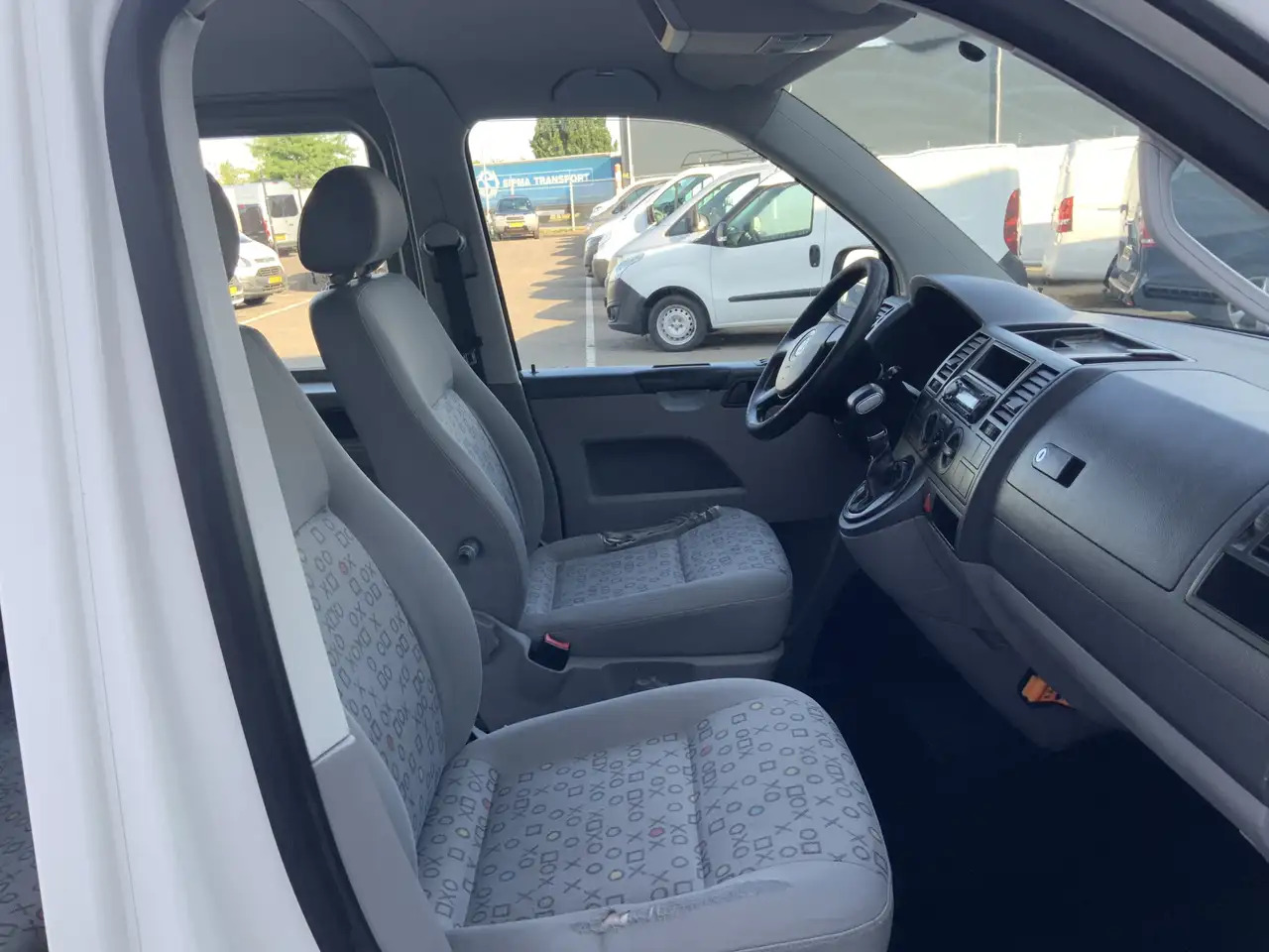 Volkswagen T5 Transporter 2.5 TDI 300 Budgetline Automaat DubCab Airco Trekh - Dostavno vozilo z dvojno kabino: slika 5 Volkswagen T5 Transporter 2.5 TDI 300 Budgetline Automaat DubCab Airco Trekh - Dostavno vozilo z dvojno kabino: slika 5