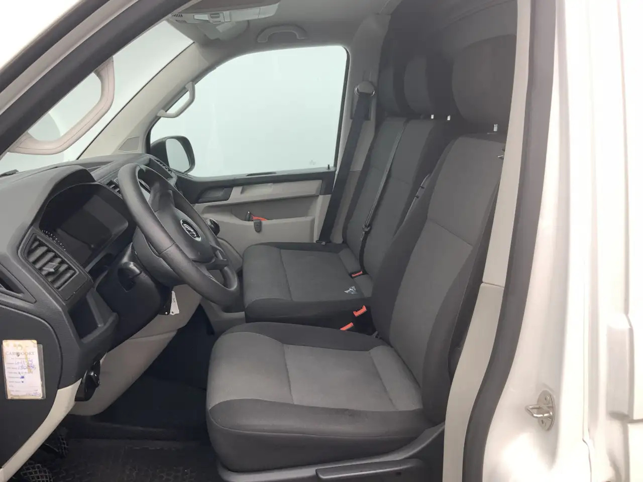 Volkswagen T6 Transporter 2.0 TDI L2H1 Airco Navi Trekhaak 2200 kg 3 Zits Al - Furgon: slika 4 Volkswagen T6 Transporter 2.0 TDI L2H1 Airco Navi Trekhaak 2200 kg 3 Zits Al - Furgon: slika 4