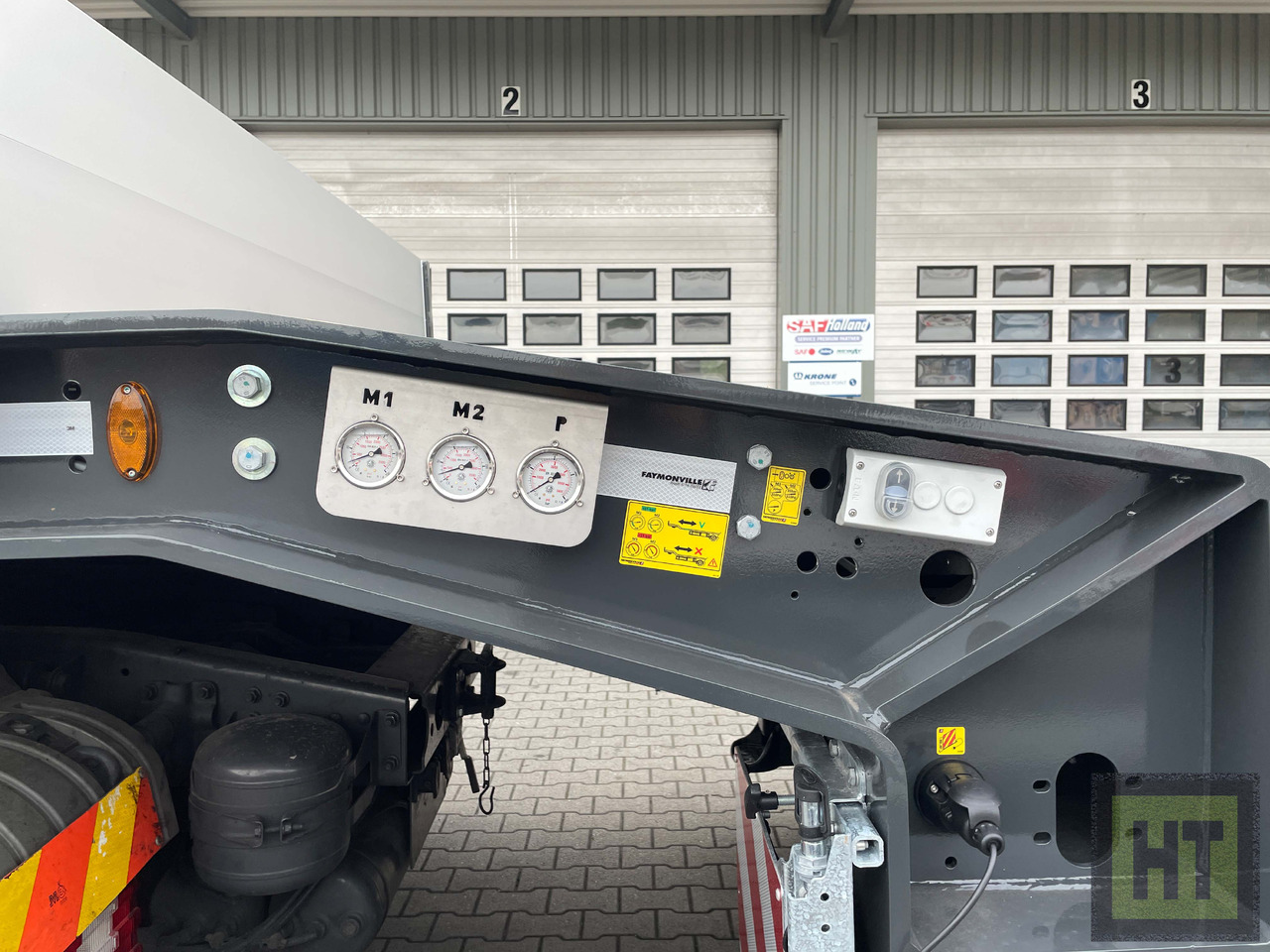 Faymonville 4-(1+3)-Achs-Tele-Semi-Radmulden-Rampen zg - Nizko noseča polprikolica: slika 4 Faymonville 4-(1+3)-Achs-Tele-Semi-Radmulden-Rampen zg - Nizko noseča polprikolica: slika 4