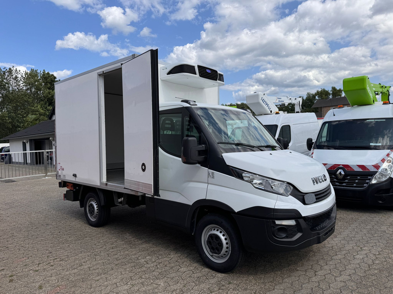 IVECO Daily 35S14 Tiefkühlkoffer Carrier Pulsor 350 LBW EURO 6 - Hladilno vozilo: slika 3 IVECO Daily 35S14 Tiefkühlkoffer Carrier Pulsor 350 LBW EURO 6 - Hladilno vozilo: slika 3