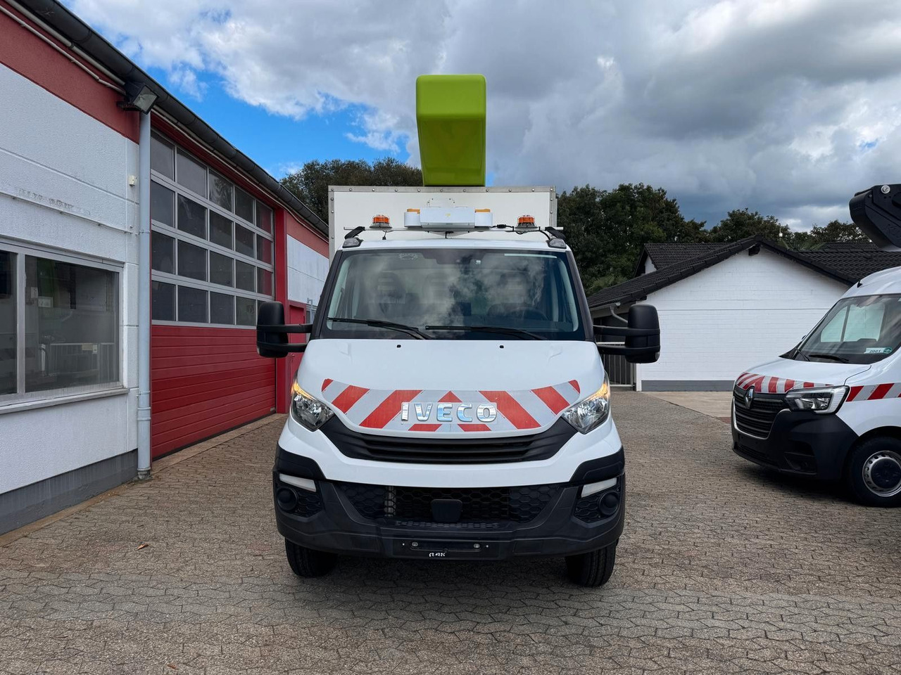 Iveco 70C18 Hubarbeitsbühne France Elevateur 172 CPL - Dvižna ploščad montirana na tovornjak: slika 2 Iveco 70C18 Hubarbeitsbühne France Elevateur 172 CPL - Dvižna ploščad montirana na tovornjak: slika 2