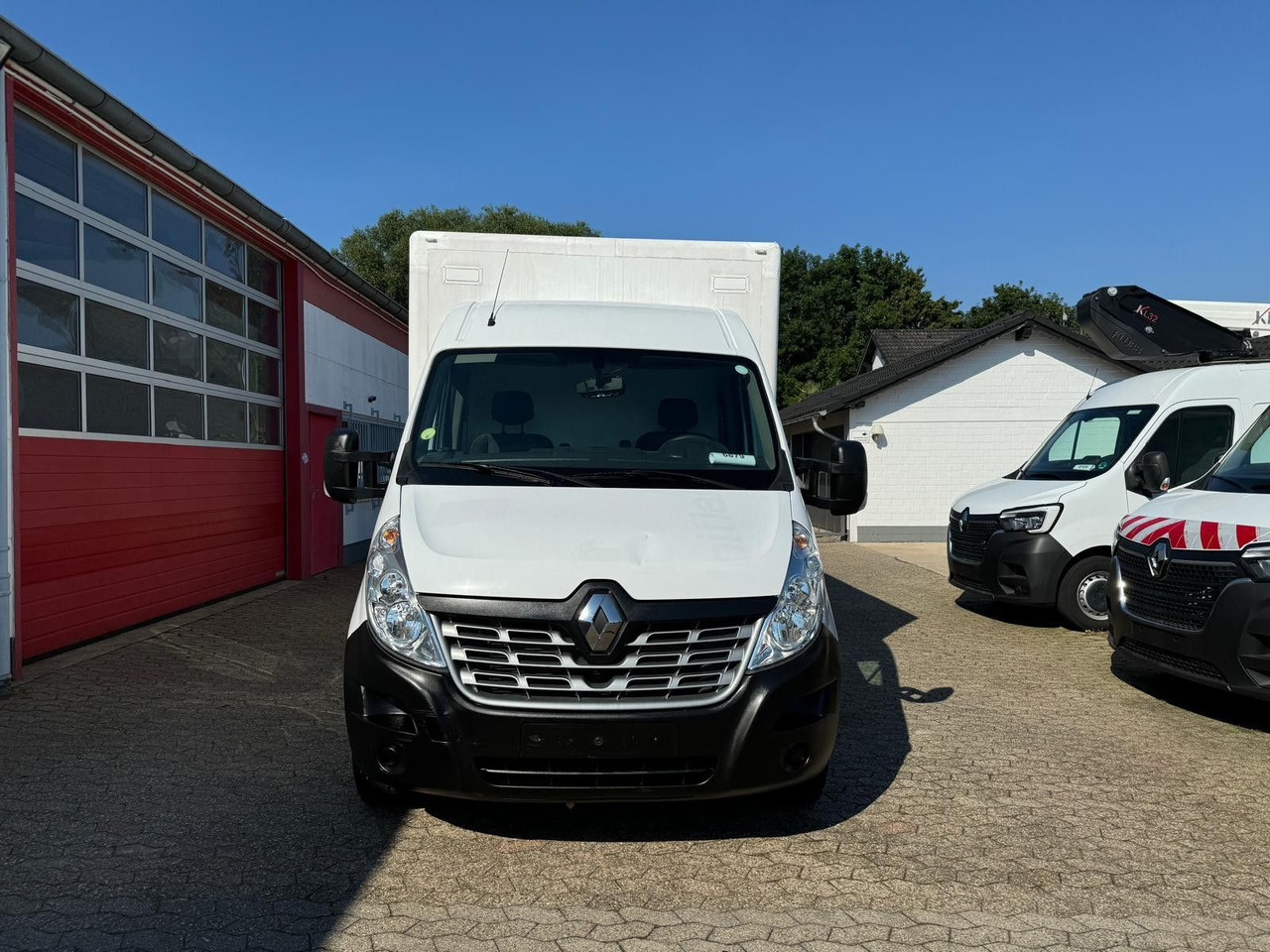 Renault Master Koffer mit Auffahrrampe 1200kg Nutzlast - Dostavno vozilo z zabojnikom: slika 2 Renault Master Koffer mit Auffahrrampe 1200kg Nutzlast - Dostavno vozilo z zabojnikom: slika 2