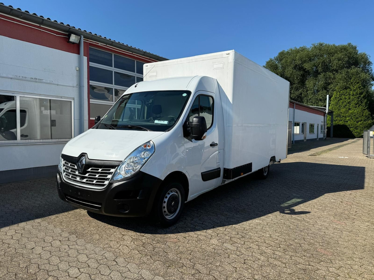 Renault Master Koffer mit Auffahrrampe 1200kg Nutzlast - Dostavno vozilo z zabojnikom: slika 1 Renault Master Koffer mit Auffahrrampe 1200kg Nutzlast - Dostavno vozilo z zabojnikom: slika 1
