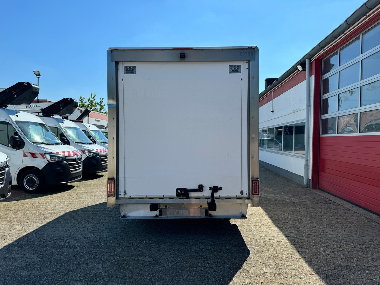 Renault Master Koffer mit Auffahrrampe 1200kg Nutzlast - Dostavno vozilo z zabojnikom: slika 5 Renault Master Koffer mit Auffahrrampe 1200kg Nutzlast - Dostavno vozilo z zabojnikom: slika 5