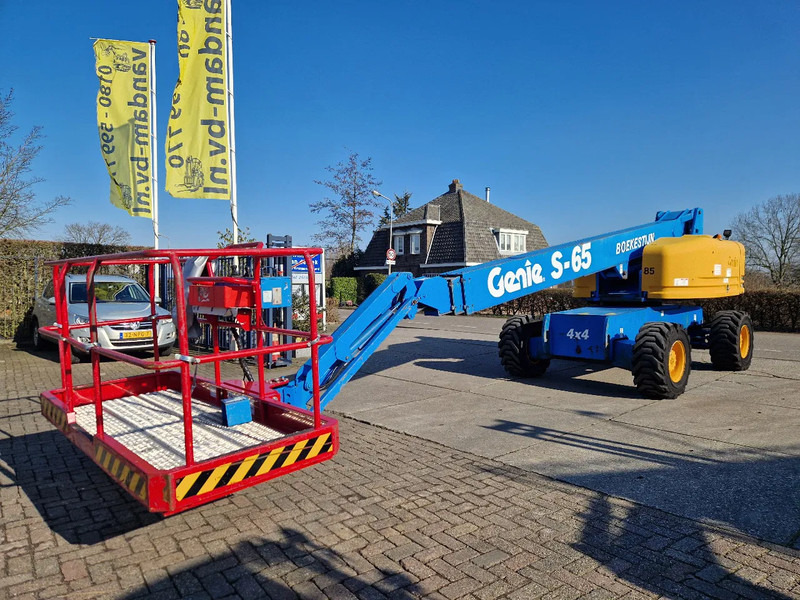 Genie S65 4X4 - Teleskopska dvižna ploščad: slika 1 Genie S65 4X4 - Teleskopska dvižna ploščad: slika 1