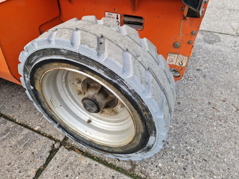 Škarjasta dvižna ploščad JLG 4069LE met maar 419 uur: slika 9