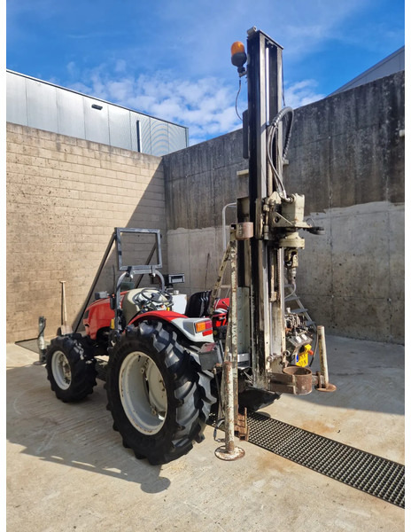 Onbekend Valpadana 1550 4x4 drilling tractor - Vrtalna naprava: slika 1 Onbekend Valpadana 1550 4x4 drilling tractor - Vrtalna naprava: slika 1