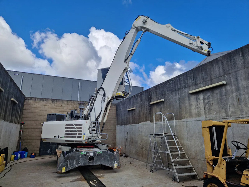 Sennebogen 821 overslagkraan - Bager za prekladanje primarnih/ Sekundarnih surovin: slika 2 Sennebogen 821 overslagkraan - Bager za prekladanje primarnih/ Sekundarnih surovin: slika 2