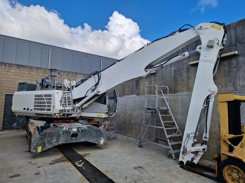 Sennebogen 821 overslagkraan - Bager za prekladanje primarnih/ Sekundarnih surovin: slika 4 Sennebogen 821 overslagkraan - Bager za prekladanje primarnih/ Sekundarnih surovin: slika 4