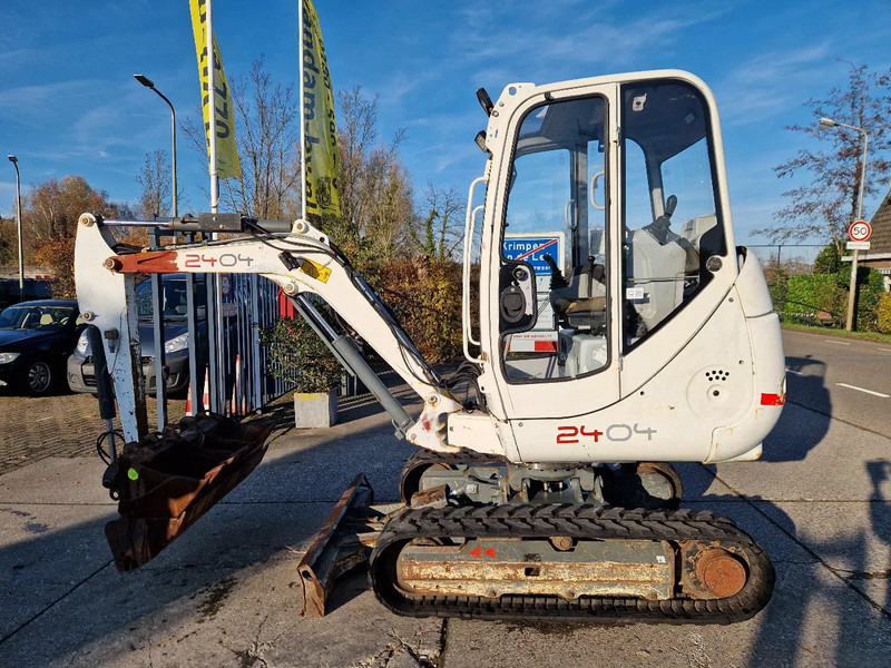 Mini bager WACKER NEUSON 2404RD kan op een (berg)helling draaien: slika 19
