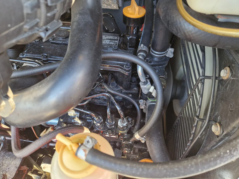 Mini bager WACKER NEUSON 2404RD kan op een (berg)helling draaien: slika 10