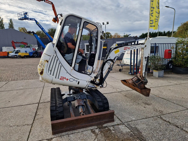 WACKER NEUSON 2404RD, kan op een berghelling draaien - Mini bager: slika 1 WACKER NEUSON 2404RD, kan op een berghelling draaien - Mini bager: slika 1