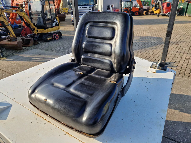 Yale 4.5 ton elektrisch triplomast - Električni viličar: slika 5 Yale 4.5 ton elektrisch triplomast - Električni viličar: slika 5