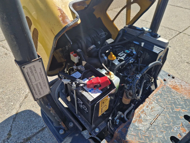 Yanmar C12R-B 3-zijdig kiepend - Demper: slika 5 Yanmar C12R-B 3-zijdig kiepend - Demper: slika 5