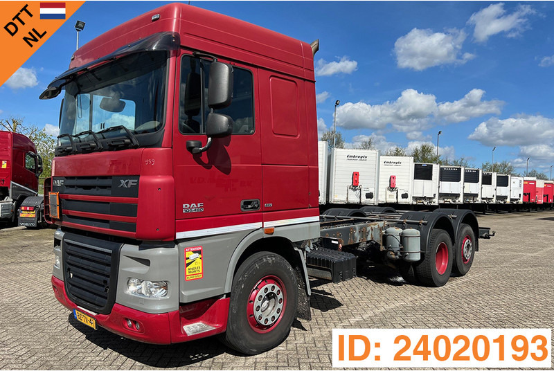 DAF XF105.460 Space Cab* - Tovornjak-šasija: slika 1 DAF XF105.460 Space Cab* - Tovornjak-šasija: slika 1