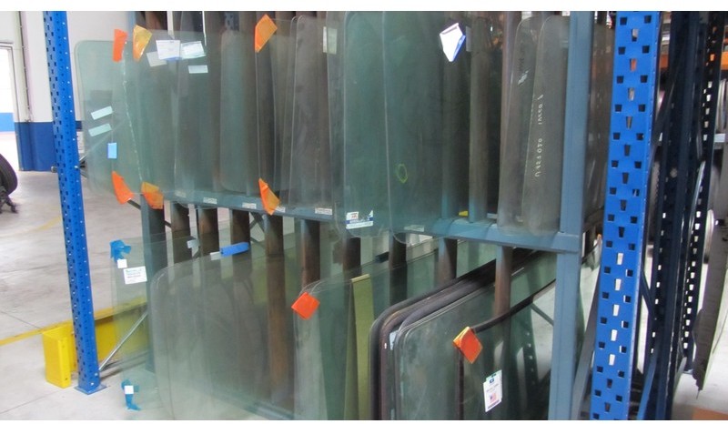 Diversen Voorruiten - Vetrobransko steklo za Tovornjak: slika 2 Diversen Voorruiten - Vetrobransko steklo za Tovornjak: slika 2