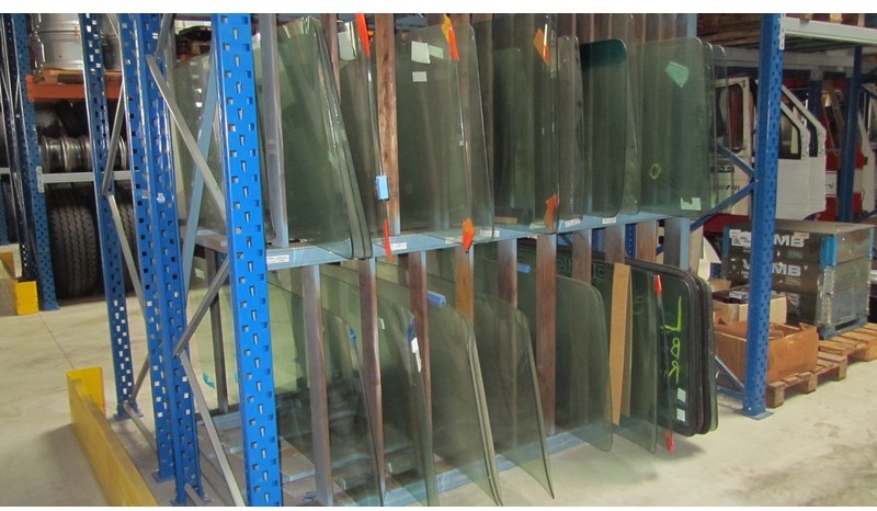 Diversen Voorruiten - Vetrobransko steklo za Tovornjak: slika 1 Diversen Voorruiten - Vetrobransko steklo za Tovornjak: slika 1