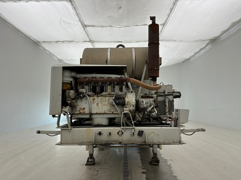 MOL Mixer 10 cub - Polprikolica mešalec betona: slika 2 MOL Mixer 10 cub - Polprikolica mešalec betona: slika 2