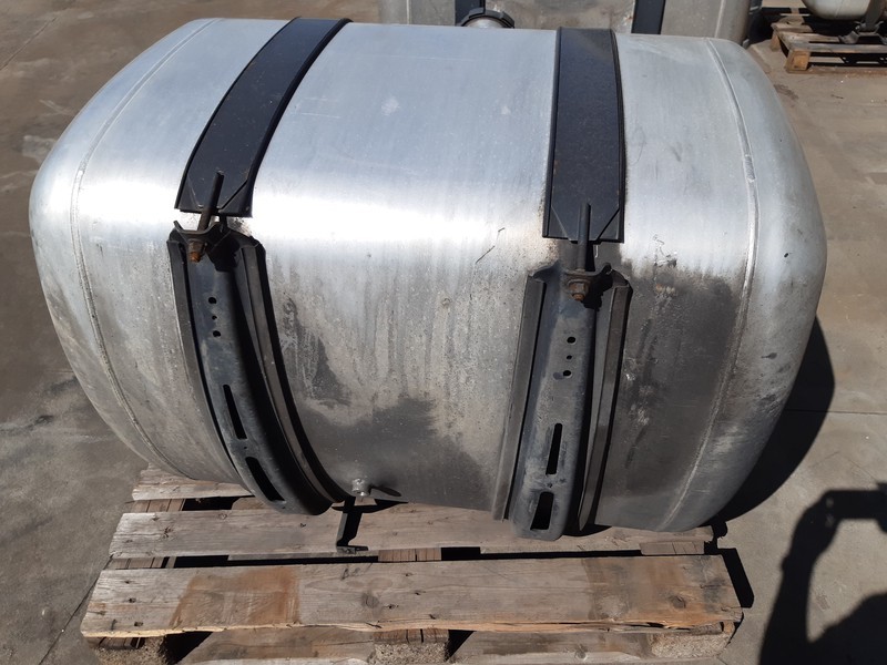 Mercedes-Benz A9604704602 480 liter - Rezervoar za gorivo: slika 4 Mercedes-Benz A9604704602 480 liter - Rezervoar za gorivo: slika 4