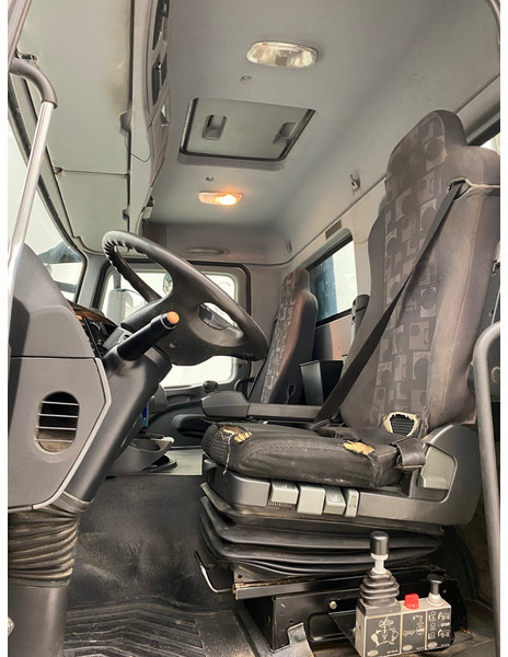 Tovornjak prekucnik, Tovornjak z dvigalom Mercedes-Benz Actros 3336 - 6x4: slika 12