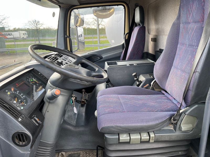 Tovornjak s ponjavo Mercedes-Benz Atego 1828: slika 7