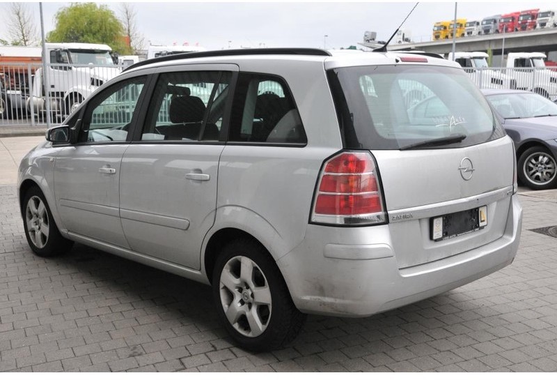 Opel Zafira - Avtomobil: slika 4 Opel Zafira - Avtomobil: slika 4