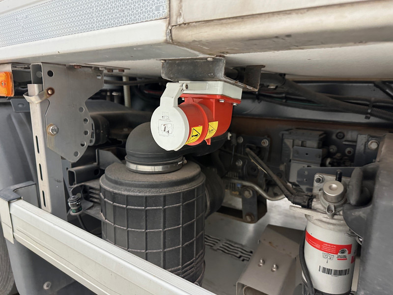 Tovornjak hladilnik Renault Midlum D12: slika 13