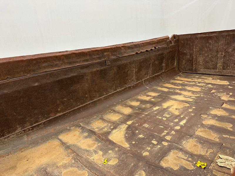 Tovornjak prekucnik Volvo N10.320 - 6x4: slika 7 Tovornjak prekucnik Volvo N10.320 - 6x4: slika 7