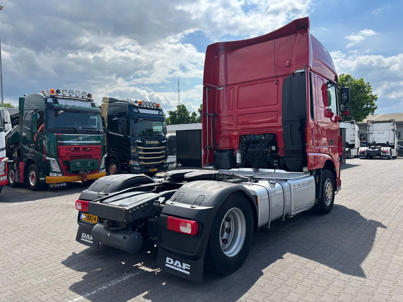 DAF XF 460 Super Spacecab Euro 6 - Vlačilec: slika 4 DAF XF 460 Super Spacecab Euro 6 - Vlačilec: slika 4