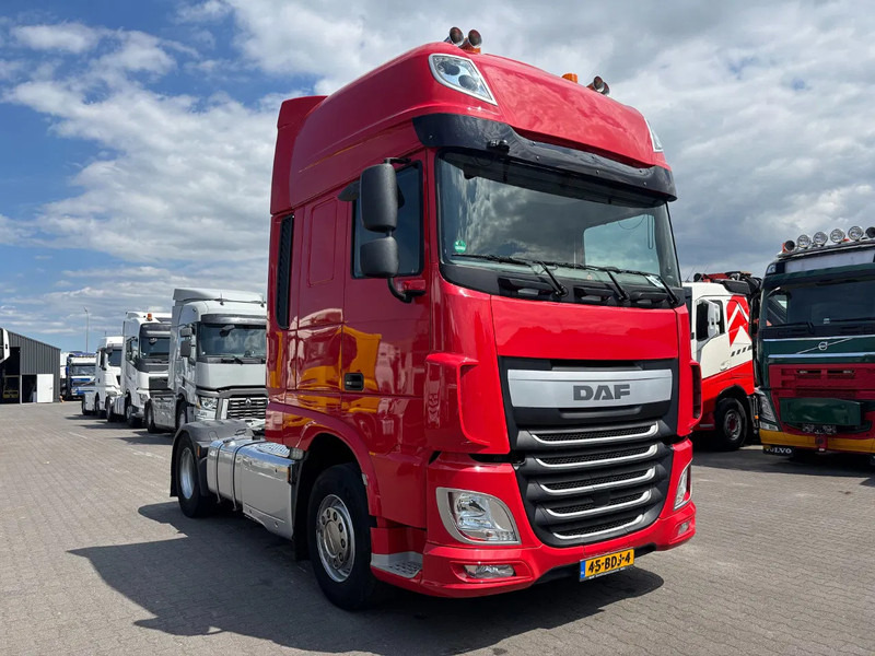 DAF XF 460 Super Spacecab Euro 6 - Vlačilec: slika 2 DAF XF 460 Super Spacecab Euro 6 - Vlačilec: slika 2