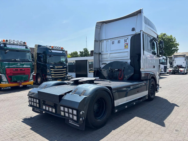 DAF XF 530 Super Spacecab Euro 6 Retarder - Vlačilec: slika 4 DAF XF 530 Super Spacecab Euro 6 Retarder - Vlačilec: slika 4