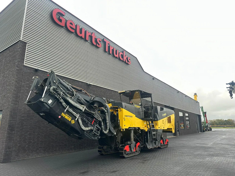 Bomag BM 2200/75 ASFALTFREES / ASPHALT MILLING MACHINE / COLD PLANER - Stroj za asfalterska dela: slika 2 Bomag BM 2200/75 ASFALTFREES / ASPHALT MILLING MACHINE / COLD PLANER - Stroj za asfalterska dela: slika 2