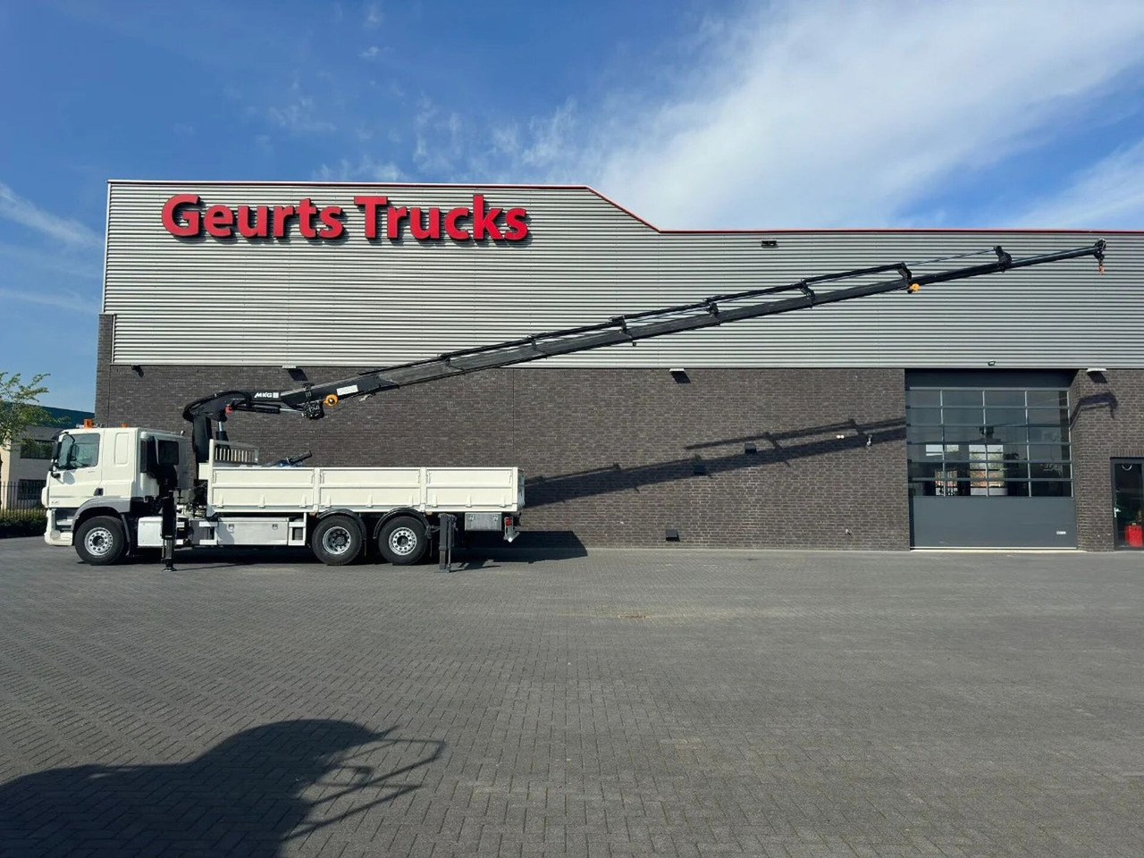 DAF CF 330 6X2 MKG HLK 341 SHP A8 KRAAN/KRAN/CANE/GR - Tovornjak z dvigalom: slika 4 DAF CF 330 6X2 MKG HLK 341 SHP A8 KRAAN/KRAN/CANE/GR - Tovornjak z dvigalom: slika 4