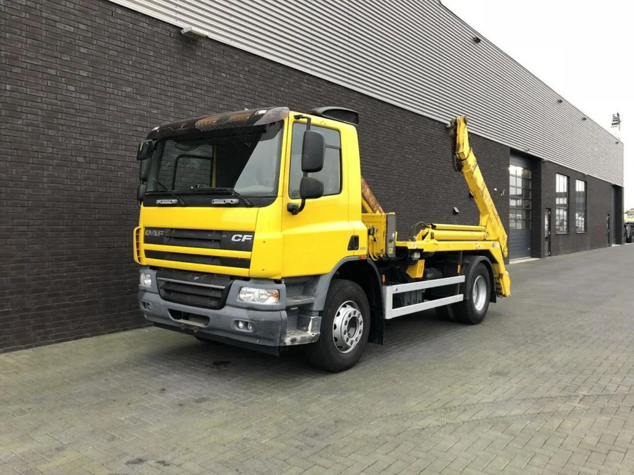 DAF CF 360 4X2 PORTAALARMSYTEEM - Kotalni prekucni tovornjak: slika 2 DAF CF 360 4X2 PORTAALARMSYTEEM - Kotalni prekucni tovornjak: slika 2