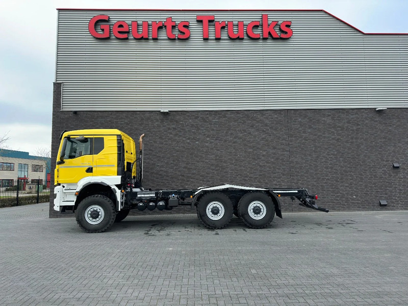 MAN TGS 33.540 6X6 BB CH HEAVY DUTY CHASSIS CABINE/NIEUW/NEUE/NEW - Tovornjak-šasija: slika 1 MAN TGS 33.540 6X6 BB CH HEAVY DUTY CHASSIS CABINE/NIEUW/NEUE/NEW - Tovornjak-šasija: slika 1