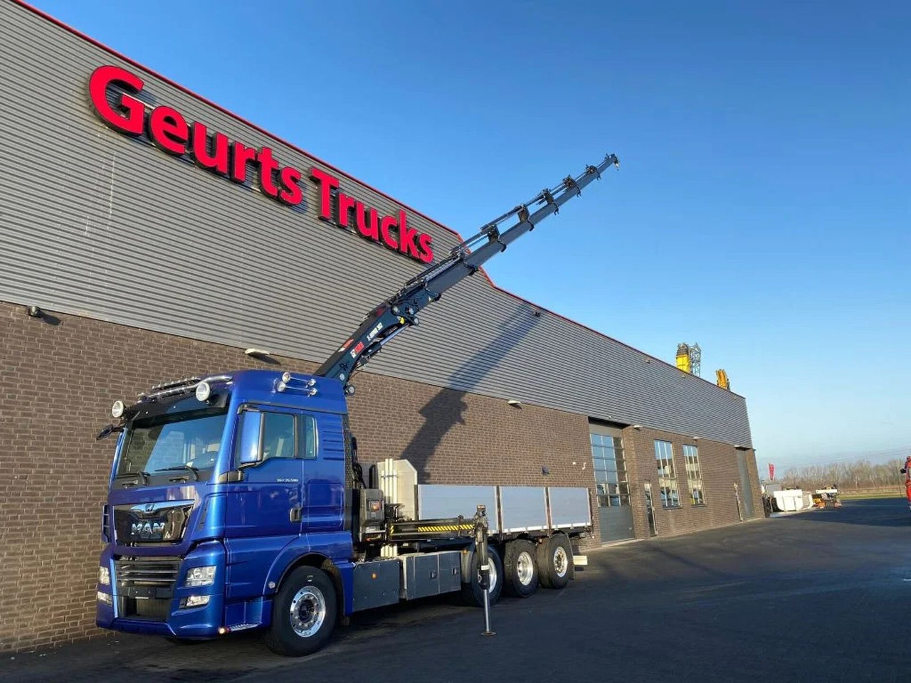 MAN TGX 35.500 8X4 TRIDEM + HIAB X-HIPRO 302 E-7 KRA - Tovornjak z dvigalom: slika 4 MAN TGX 35.500 8X4 TRIDEM + HIAB X-HIPRO 302 E-7 KRA - Tovornjak z dvigalom: slika 4