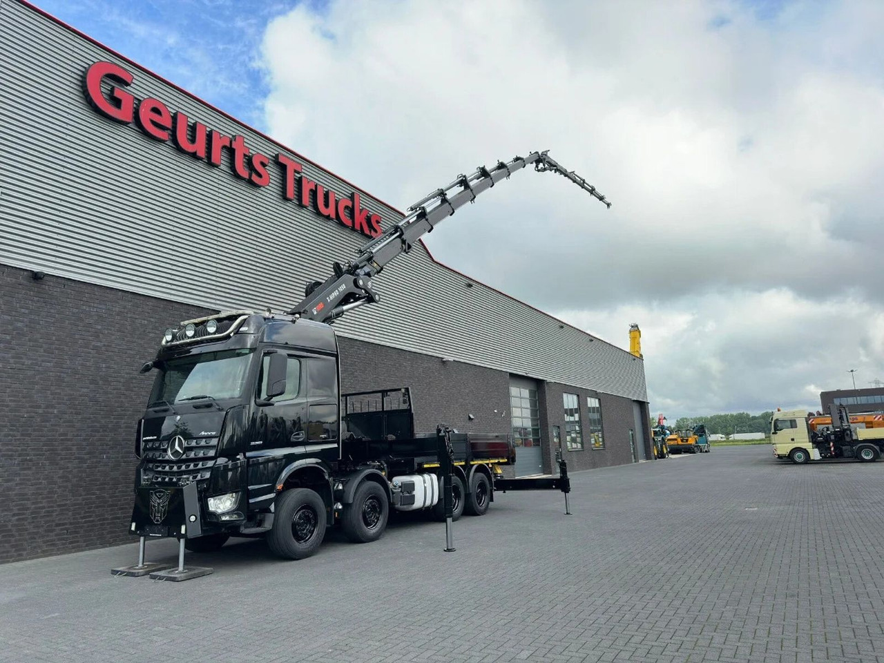 Mercedes-Benz Arocs 3251 8X4 + HIAB 1058 E-8 + JIB 150X-6 JDC - Tovornjak z dvigalom: slika 2 Mercedes-Benz Arocs 3251 8X4 + HIAB 1058 E-8 + JIB 150X-6 JDC - Tovornjak z dvigalom: slika 2